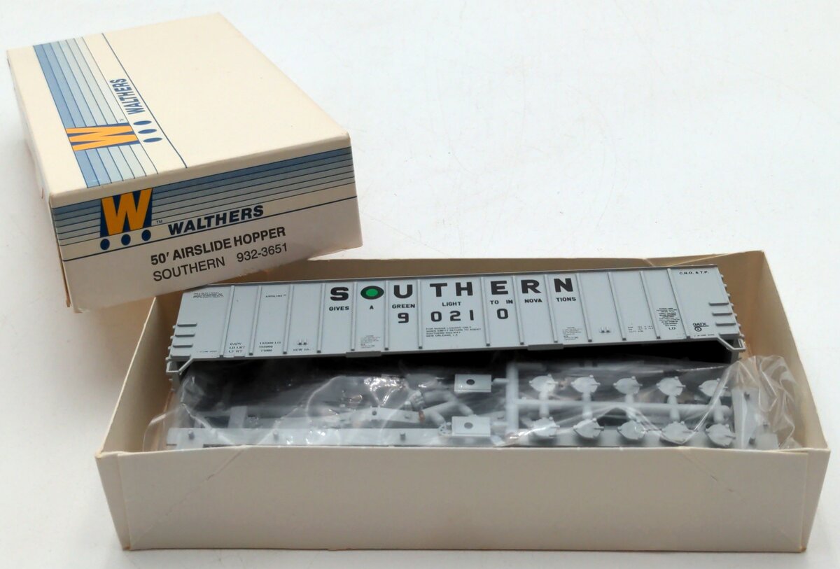 Walthers 932-3651 HO Southern 50' Airslide Hopper Kit