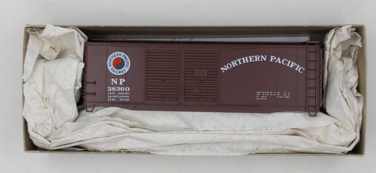 Accurail 3021 HO Northern Pacific 40' Double Door Steel Boxcar (#38360)