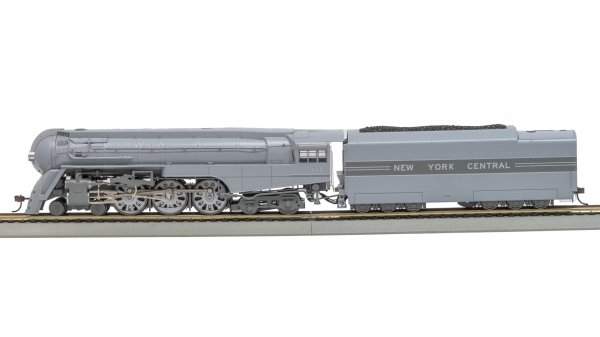 Bachmann 56602 HO NYC Dreyfuss Streamlined Hudson Steam Locomotive #5448