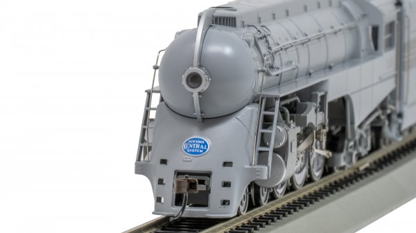 Bachmann 56602 HO NYC Dreyfuss Streamlined Hudson Steam Locomotive #5448