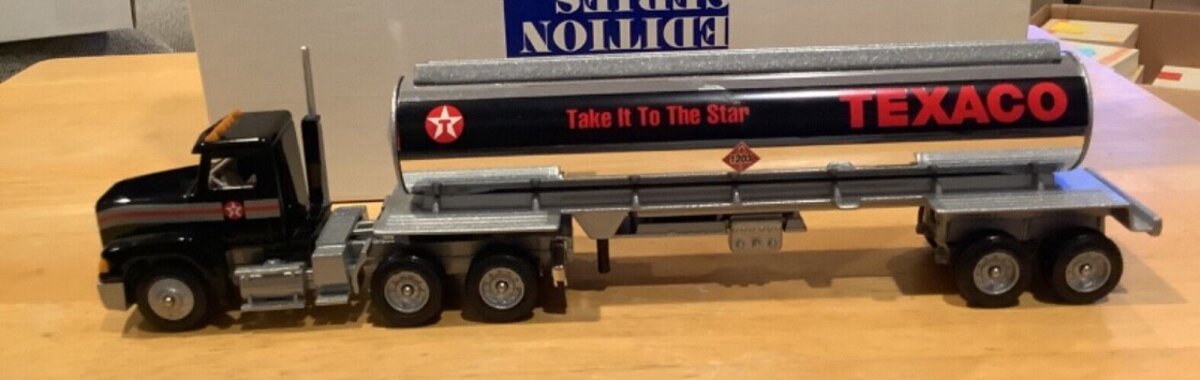 Winross 173-2 1:64 Diecast Texaco Gasoline Eliptical Tanker