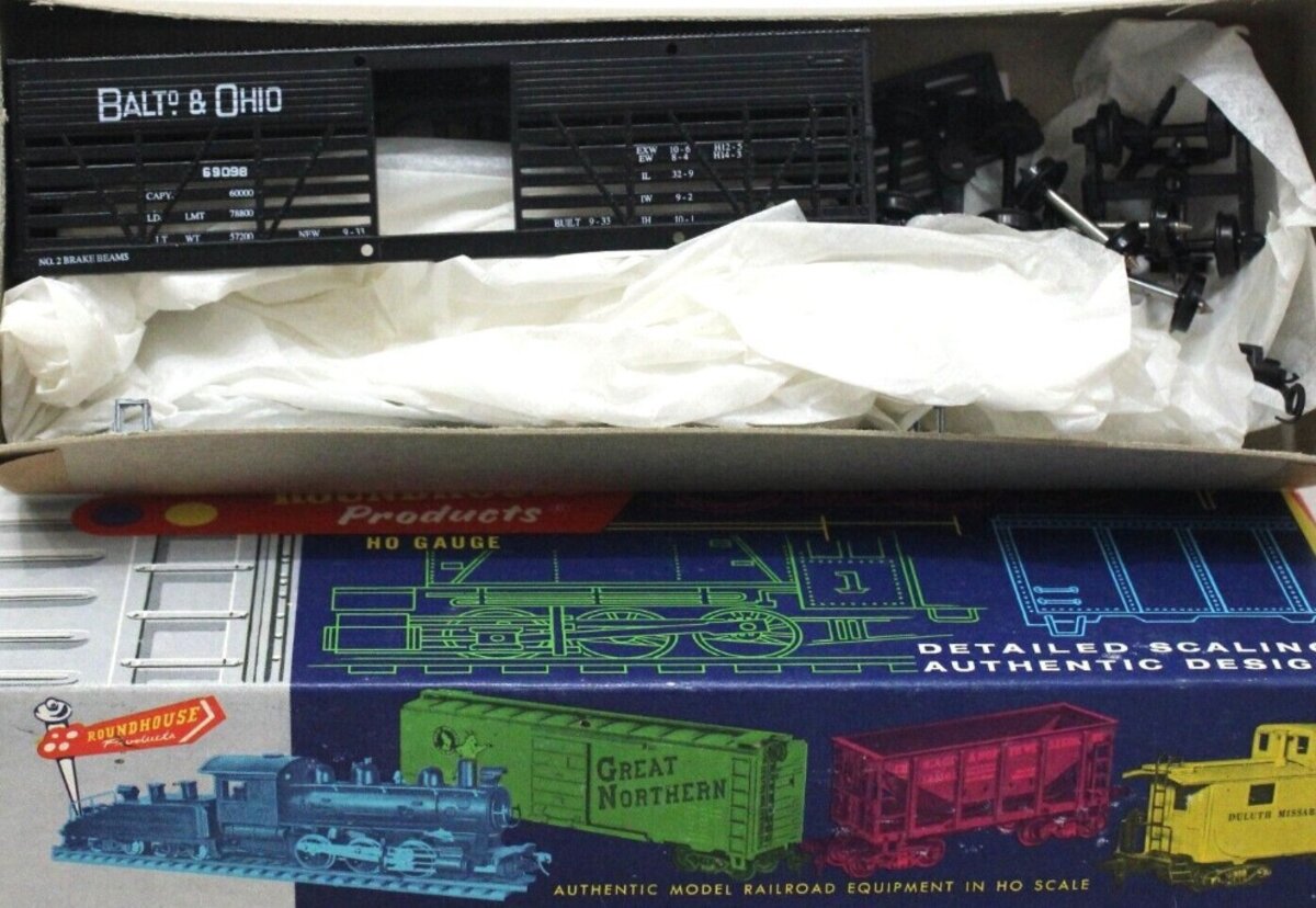 Roundhouse 3272 HO Baltimore & Ohio Old Time Stock Car Kit