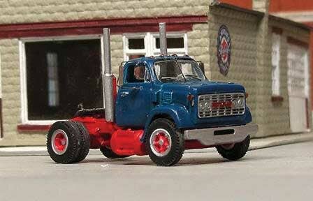 Sylvan Scale Models V-381 HO GMC 9500 Low Cab & Short Hood Tractor Resin Kit