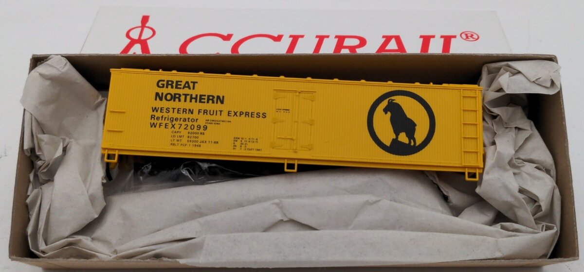 Accurail 1582.1 HO Scale Great Northern GN 40 Ft Wood Reefer # 72099 Kit
