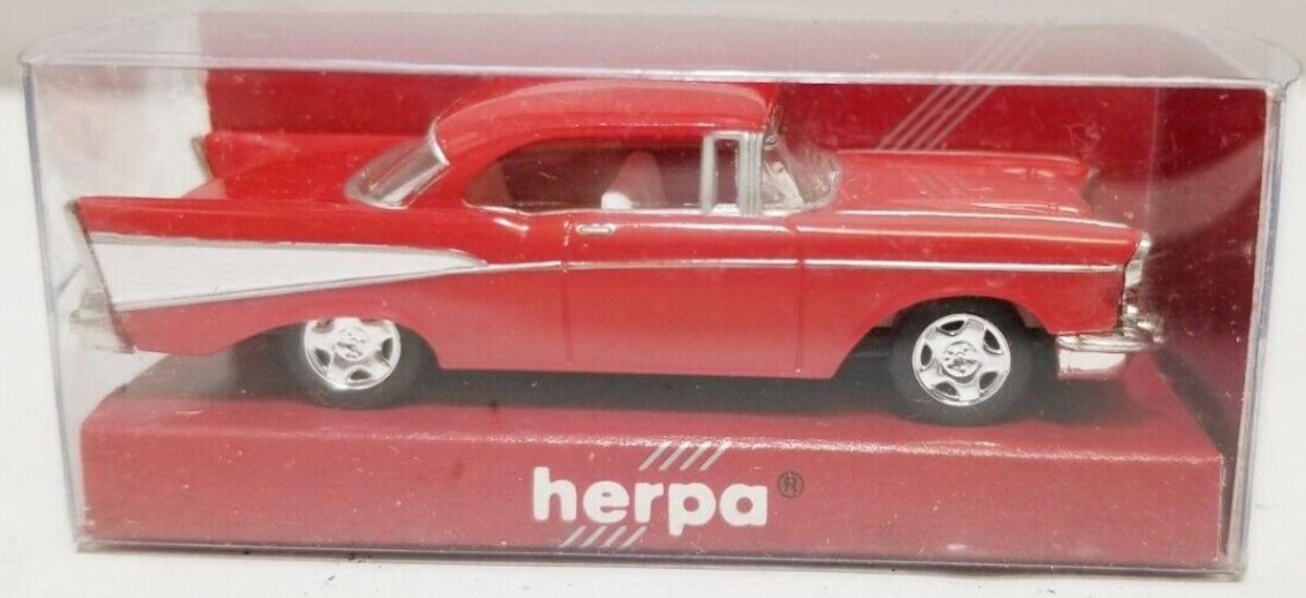 Herpa 21982 HO Scale Red & White Chevrolet Bel Air 1957