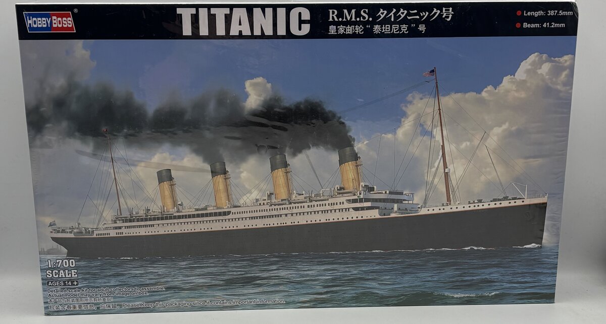 Hobby Boss 83420 1:700 R.M.S. Titanic Passenger Ship Plastic Model Kit