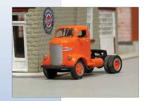 Sylvan Scale Models V-384 HO Dodge COE Short Chassis Tractor Resin Kit