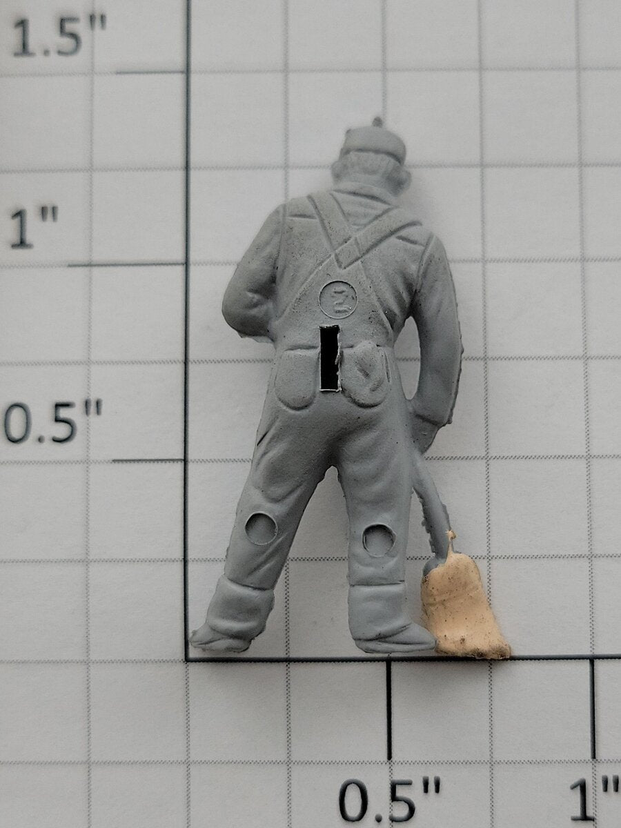 Lionel 3434-10 Painted Light Gray Chicken Sweeper Figure