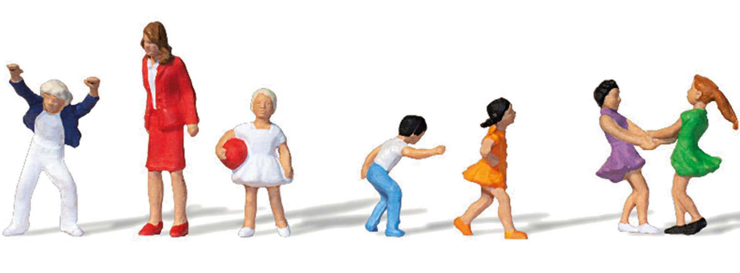 Merten 212590 HO Teacher with School Children Figures (Set of 7)