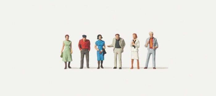 Merten 282555 TT Passers By #2 Figures (Set of 6)