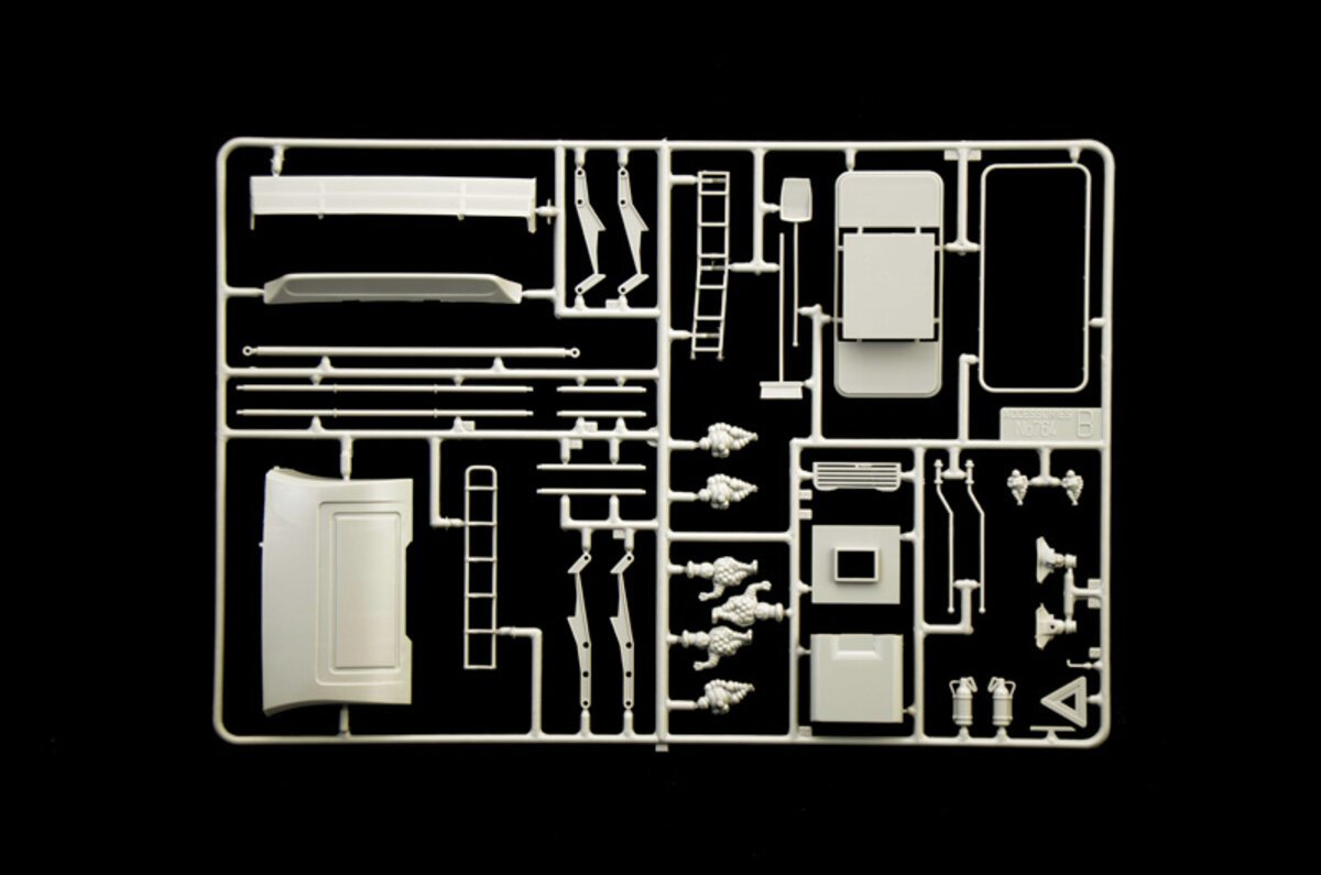 Italeri 3950 1:24 Scania R143M 500 Streamline 4x2 Truck Plastic Model Kit