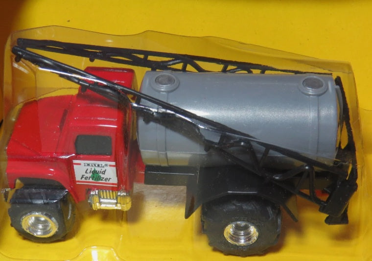 Ertl 647 1:64 Scale Farm Toys Red / Gray Fertilizer Truck