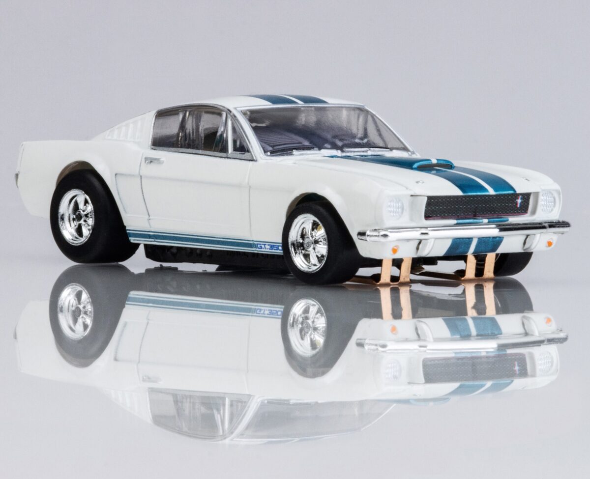 AFX 22068 HO Mega G+ 1965 Shelby GT350 White/Blue Slot Car