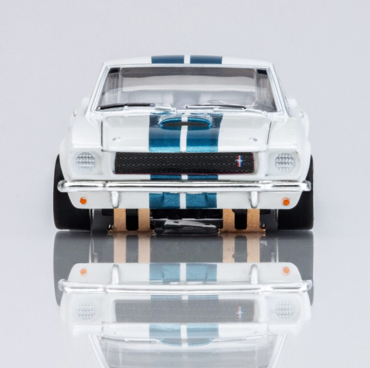 AFX 22068 HO Mega G+ 1965 Shelby GT350 White/Blue Slot Car