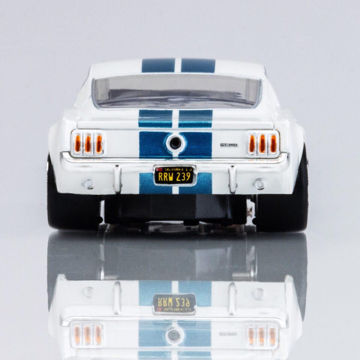AFX 22068 HO Mega G+ 1965 Shelby GT350 White/Blue Slot Car