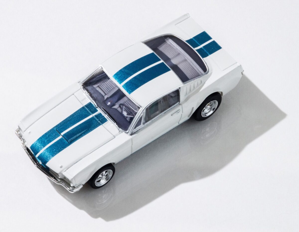 AFX 22068 HO Mega G+ 1965 Shelby GT350 White/Blue Slot Car