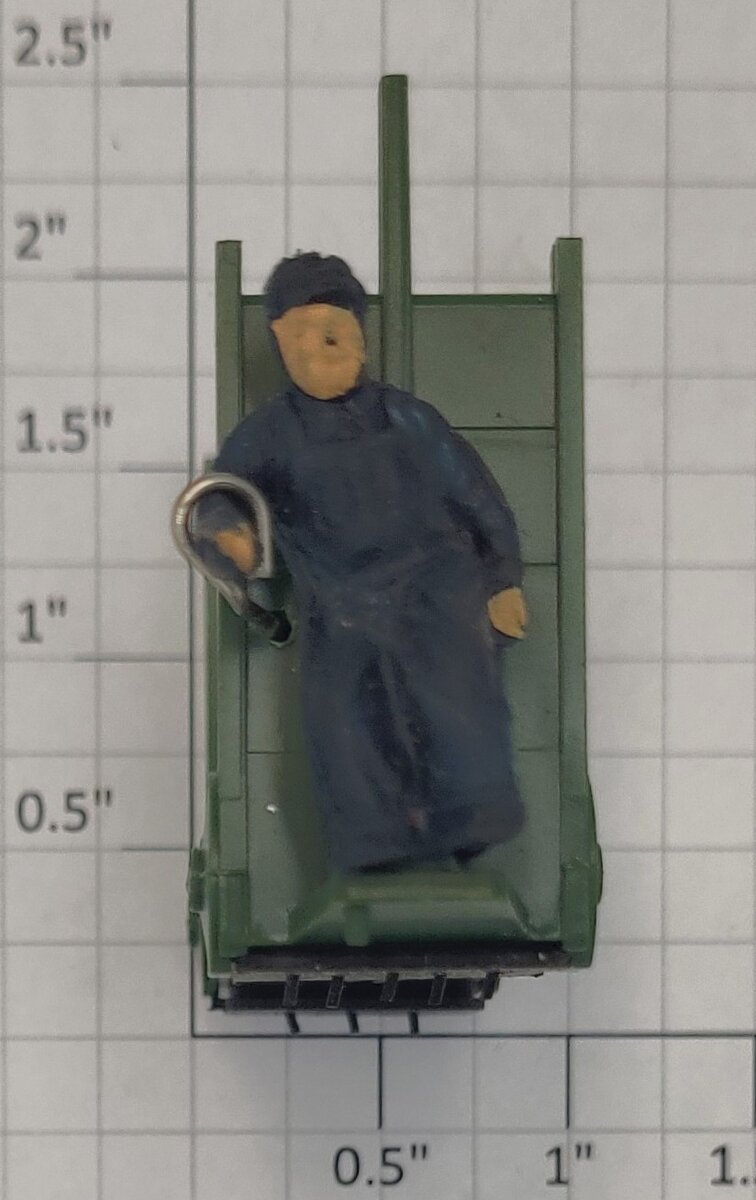 Lionel 356-34X Dark Green Baggage Cart Truck with Figure