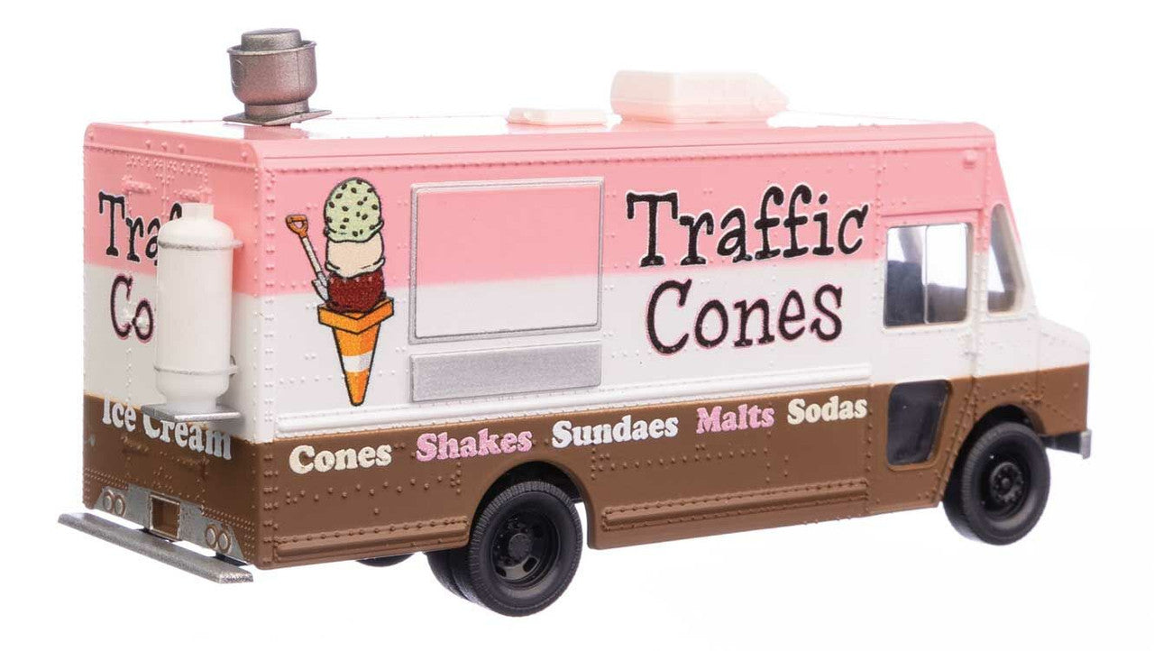 Walthers 949-12108 HO Traffic Cones Food Truck Morgan Olson Route Star Van
