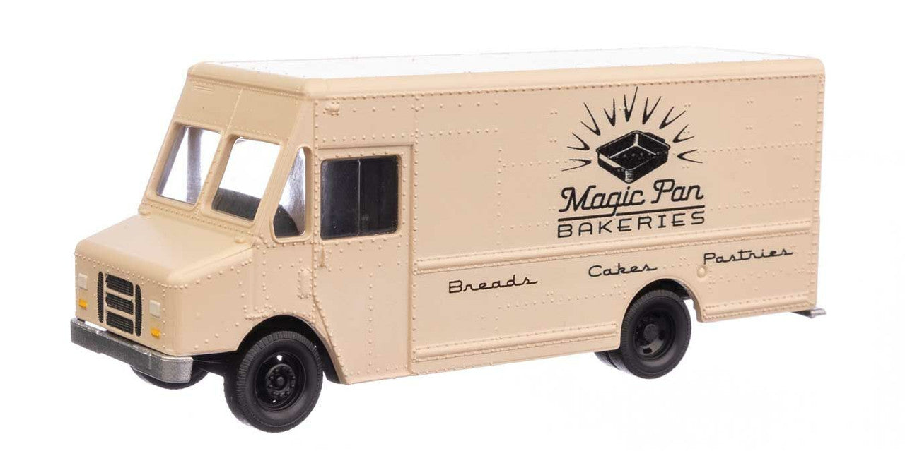 Walthers 949-12101 HO Magic Pan Bakeries Morgan Olson Route Star Van