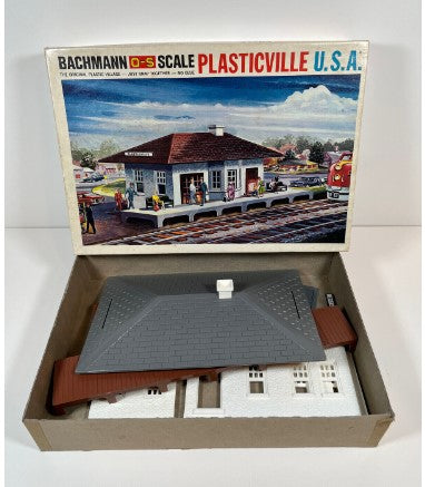 Bachmann 1911 O/S Scale Plasticville USA Suburban Station Building Kit
