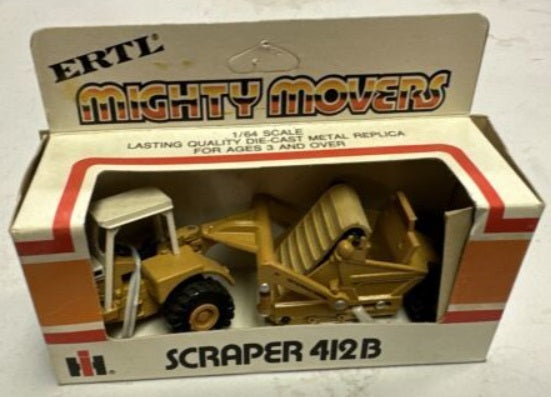 Ertl 1855 1:64 Mighty Movers IH Scraper 412B