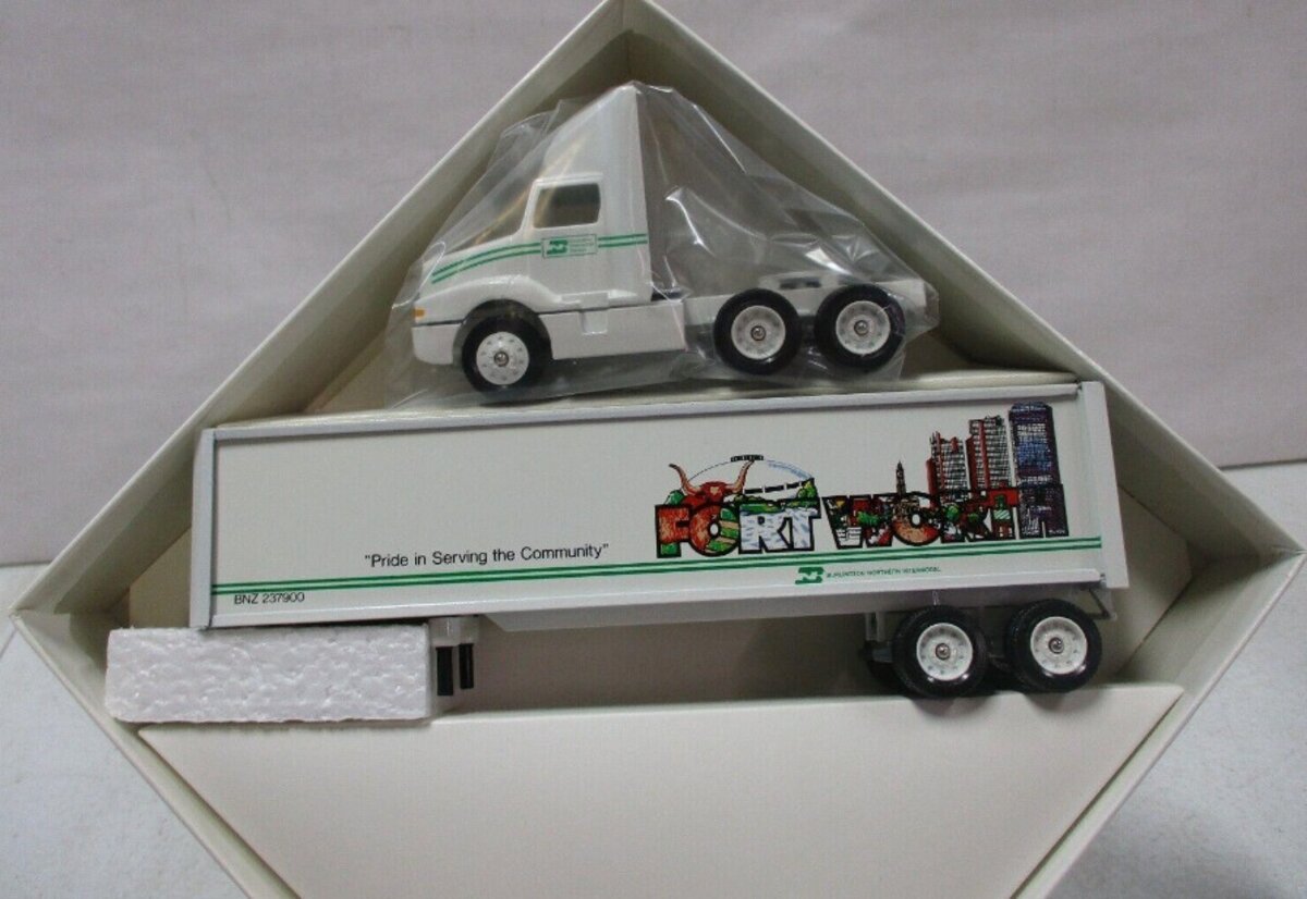 Winross 96-9 1:64 Burlington Northern Fort Worth Truck