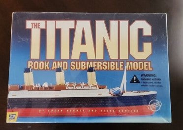 Somerville House, USA 00059 The Titanic Book & Submersible Model (16" Long)