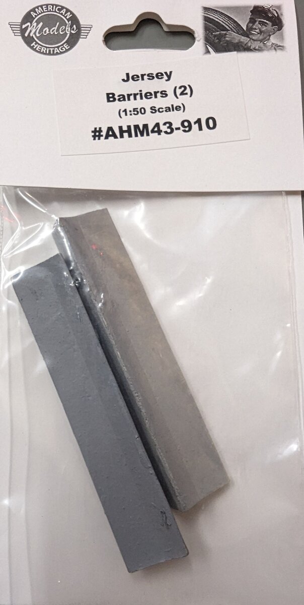 AHM 43-910 O Scale Jersey Barriers (Set of 2)