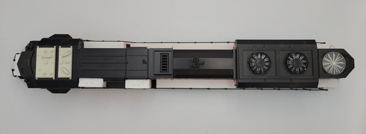 Athearn 1996-1 O Scale UP Southern Pacific Heritage EMD Diesel Loco Shell #1996