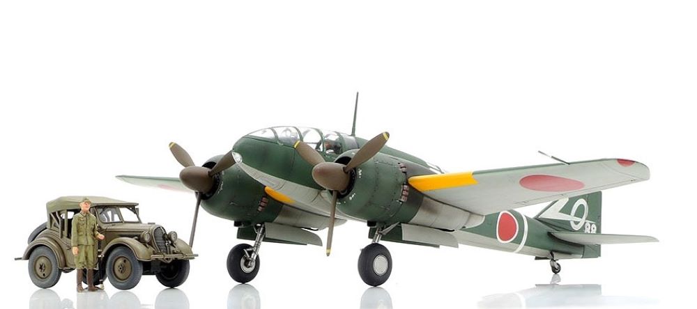 Tamiya 25217 1:48 Mitsubishi Ki-46 III Type 100 & 4x4 Light Vehicle Kurogane Kit