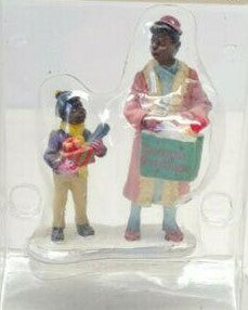 Lemax 12535W Village Collectibles Mom & Child Shopping Together