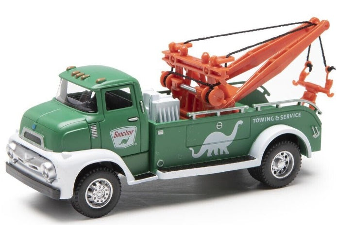 Menards O Gold Line Green & White 1956 Sinclair Tow Truck