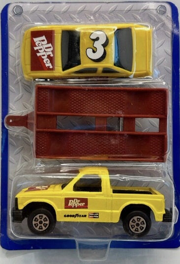 Tootsietoy 2874 Dr Pepper 1992 Hard Body Toughs Hitch-Ups Car/Truck Pickup Set