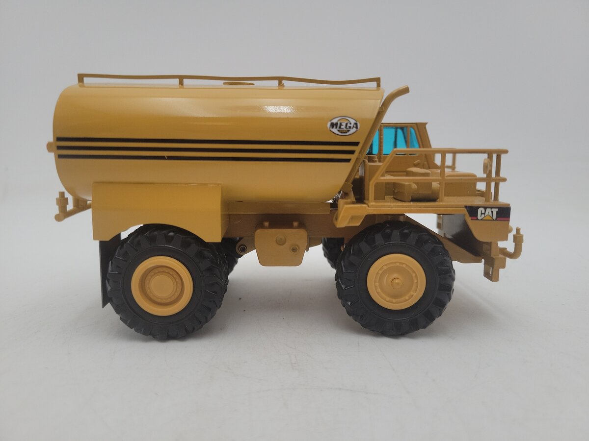 NZG 222 1:50 Scale 769C Caterpillar Magnum Mega Tank Truck Diecast - Custom EX