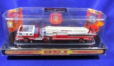 Code 3 12668 1:64 Die-Cast Washington DC Company Seagrave Aerial Ladder Truck