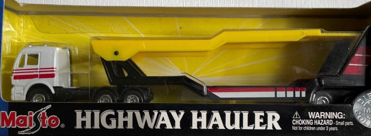 Maisto 11021 1:64 Transport Hauler Wihte&Orange W/Strips Cab Semi-Truck&Trailer