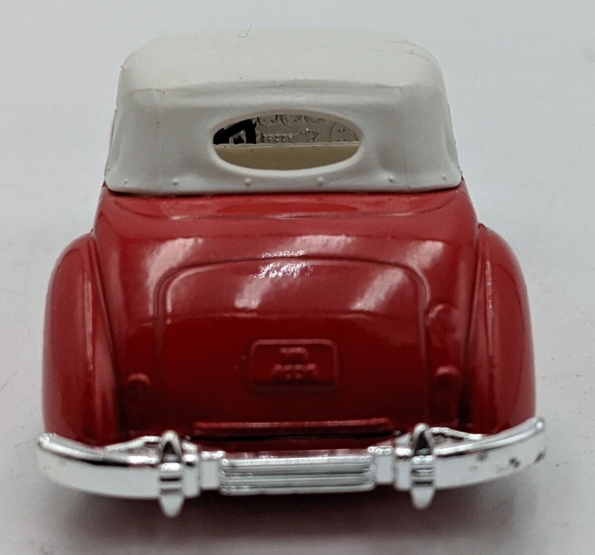 Matchbox Y-18 35:1 Models of Yesteryear Red W/White Top 1937 Cord 812