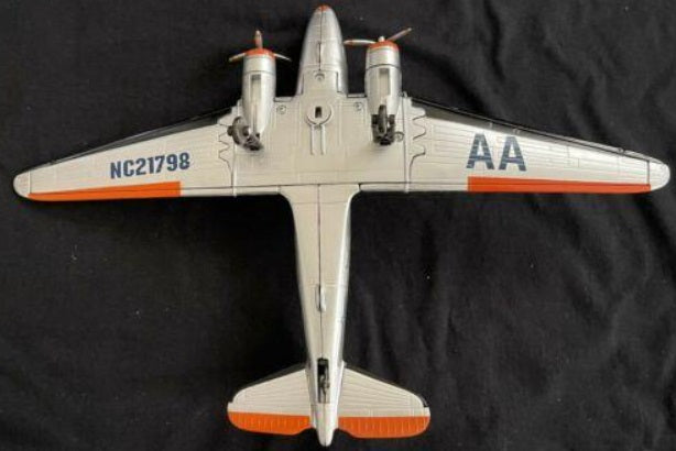 New-Ray 20323 1:37Douglas DC-3 American Airlines Flagship 2000Sky Pilot Kit