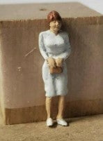 Arttista 735 S Scale Woman Standing With Purse Figure