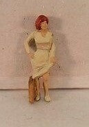 Arttista 709 S Scale Woman Hitchhiking With A Suitcase Figure