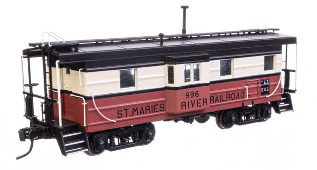 Walthers 920-103661 HO STMA MILW Road Rib Sided Caboose #996