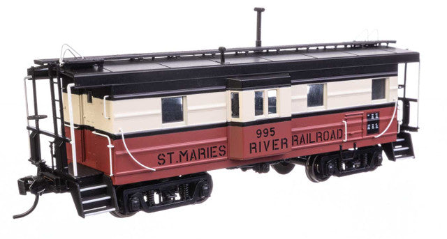 Walthers 920-103660 HO STMA MILW Road Rib Sided Caboose #995