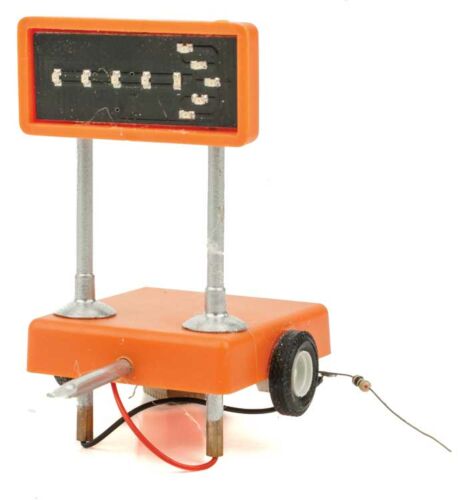 Miniatronics 80-5R1-01 O Single Right Flashing Highway Arrow Mobile Display