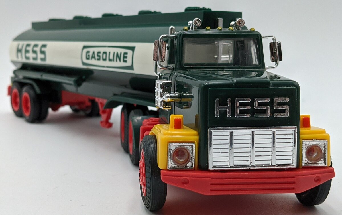 Hess 1984 Fuel Oils Tanker Truck Toy Bank