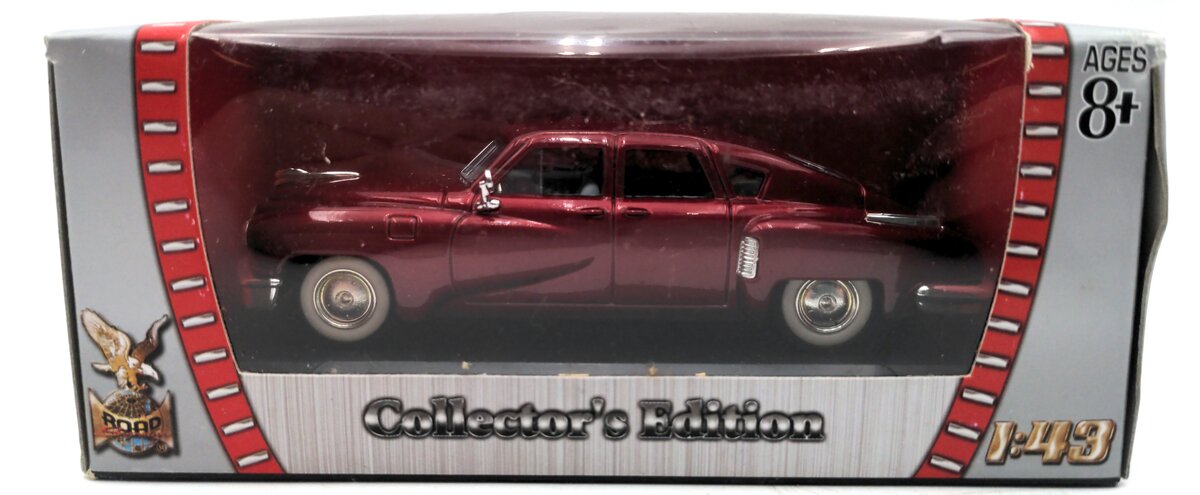 YatMing 94243-A 1:43 Road Signature Metallic Red 1948 Tucker Die Cast Metal