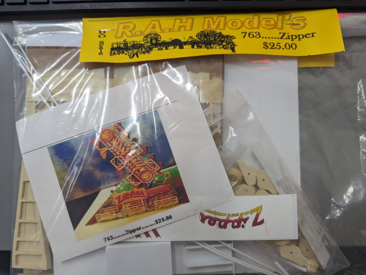 R.A.H Models 768 HO Scale Zipper Circus Ride Model Kit