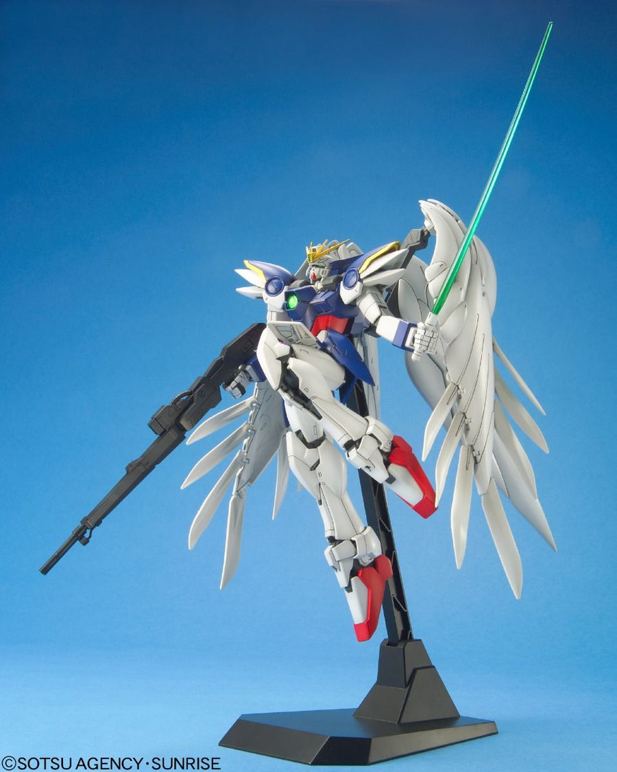 Bandai 5063541 1:100 MG XXXG-00W0 Wing Gundam Zero Plastic Model Kit
