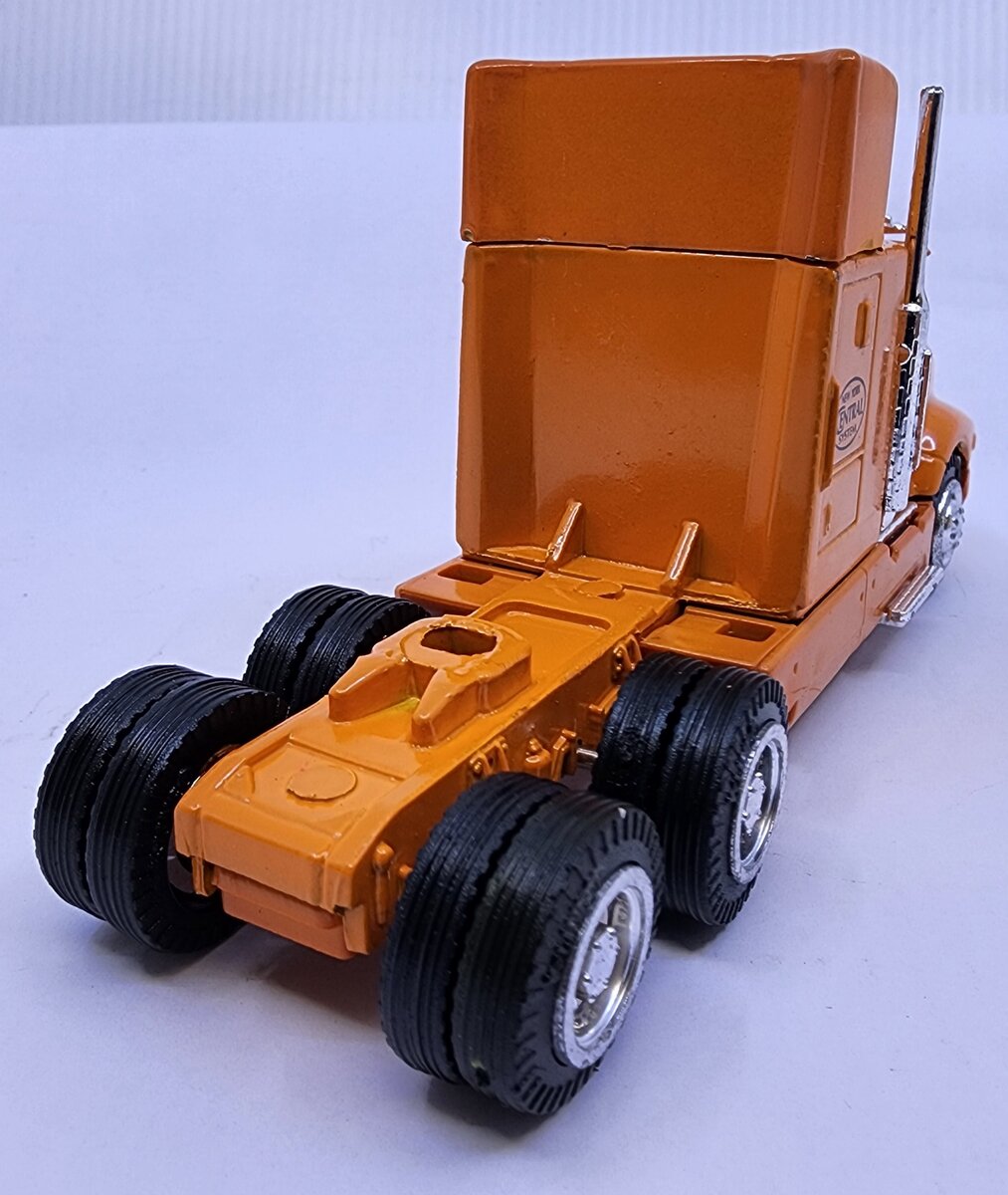 K-Line K8022 Heavy Hauler Orange NYC System Tractor