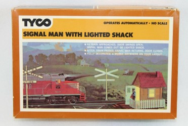 Tyco 928:800 HO Signal Man w/Lighted Shack Kit