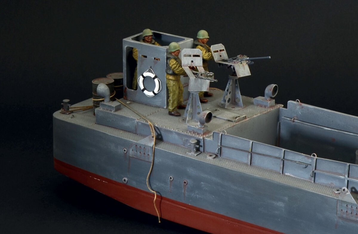 Italeri 6755 1:35 LCM-3 Landing Craft Plastic Model Kit